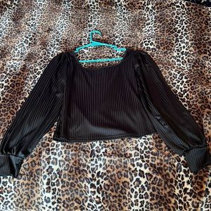 Long sleeve crop
